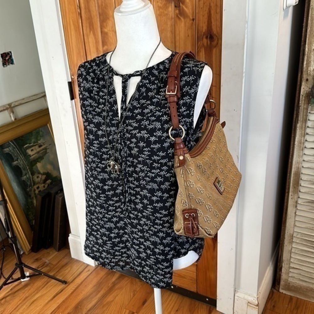 Women’s LOFT blue and white floral, sleeveless shirt, size M